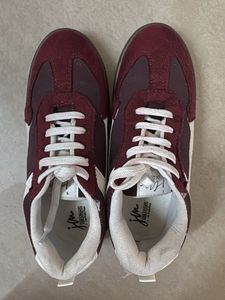 Maroon & White Casual Sneakers