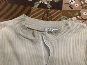Ribbed Zip Neck Sleeveless Top