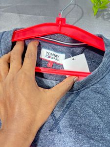 Tommy 1985 Graphic Sweatshirt