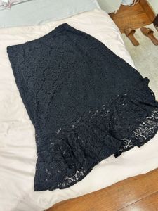Elegant Black Lace Midi Skirt