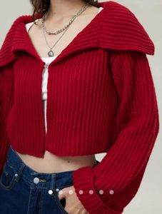 Chic Red Cropped Knit Cardigan