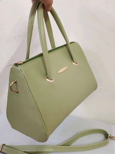 adorable chic green handbag 👜