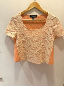 Chic Lace Crop Top