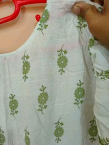 Pista Color Floral  Kurti 💚