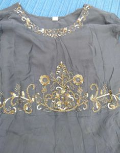 🪻🌻Elegant Embroidered Ethnic Gown