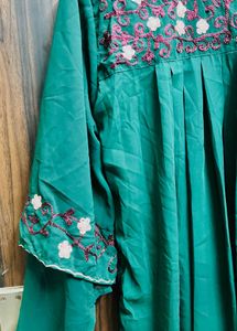 Elegant Emerald Green Embroidered Kurta