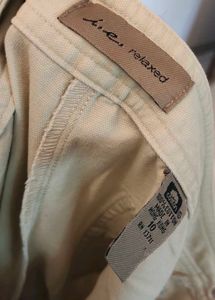 2 Beige Jeans