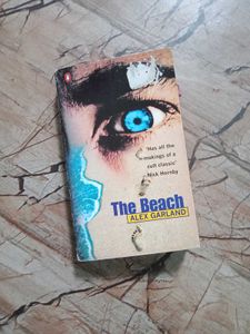 The Beach by Alex Garland Paperback