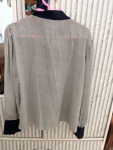 Chic Houndstooth Button-Up Blouse