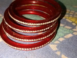 Elegant red bangles❤️