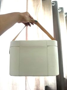 Loreal Paris solid Cosmetic Bag