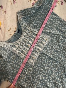 Embroidered Blue Floral Short Kurti🔷