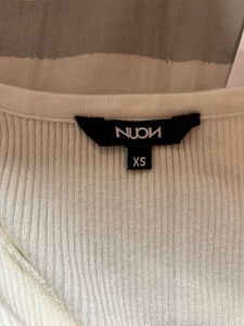 NUON Ribbed V-Neck Sleeveless Top