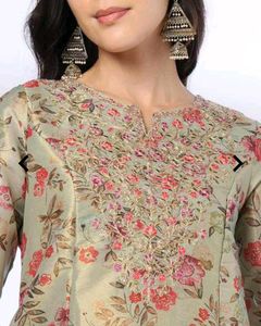 🍀 Beautiful Floral Embroidered Kurta 🍀