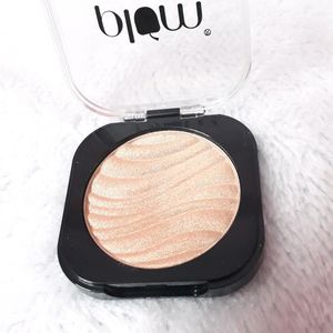 Plum Champagne Pearl 121 Highlighter