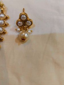 Elegant Pearl Necklace Set