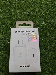Samsung 25W PD Adapter white