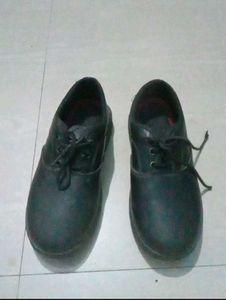 Black shoes 2 pair