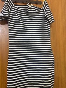H&amp;M Short Dress Knee Length