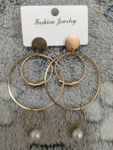 Fashionable Gold Tone Dangle Earrings Set