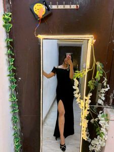 Elegant Black Feather Trim Maxi Dress