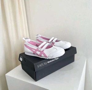 Onitsuka Girls