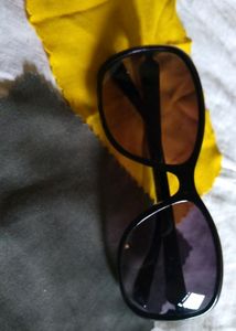 Retro Black Sunglasses