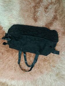 Stylish Black Tote Bag with Pockets