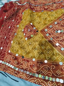 Beautiful Ful Prented And Shimky Dotted Saree