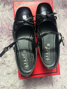 y2k bow loafers