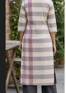 Women’s Cream &amp; Mauve Checked Long Kurti