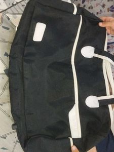 Stylish Black Travel/Gym Duffel Bag with Shoulder