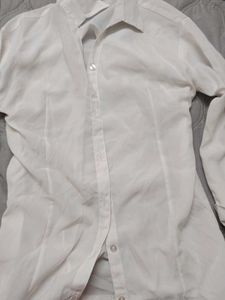Classic White Button-Up Shirt lykra