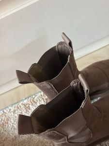 H&amp;M Stylish Brown Suede Chelsea Boots
