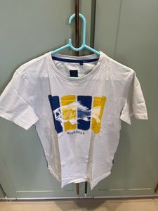 Van Heusen Men's Graphic T-Shirt