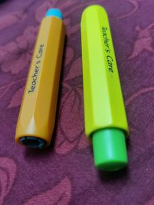 1 Doms Chalk Holder +2 Dusters