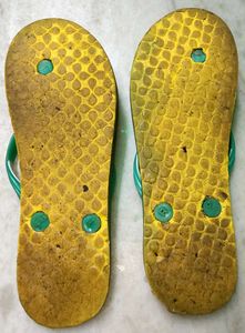 3 sets of slippers are available."