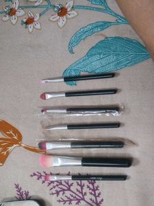 make up brush