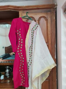 red salwar