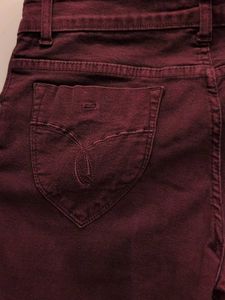 Sizzling Burgundy 3/4th capri Denim Jeans