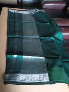 women's zari saree