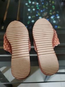 GNew Brand Beautiful Ethnic Slip On