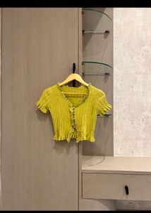 ruffled top 💚