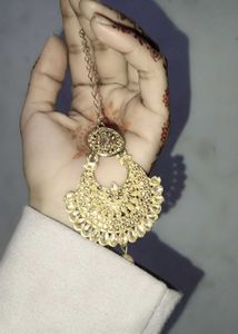Elegant Gold Maang Tikka