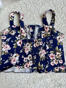 Chic Floral Print Smocked Crop Top