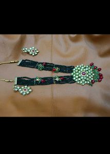 Elegant Kundan Necklace & Earring Set