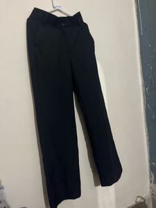 Like new wear few times only
