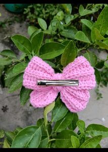 Crochet Bow Hair Clip pack of 1