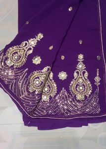 A Beautiful Elegant Chiffon Saree