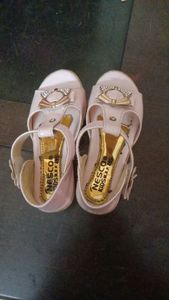 combo of 3-4 years girls  shoe ..